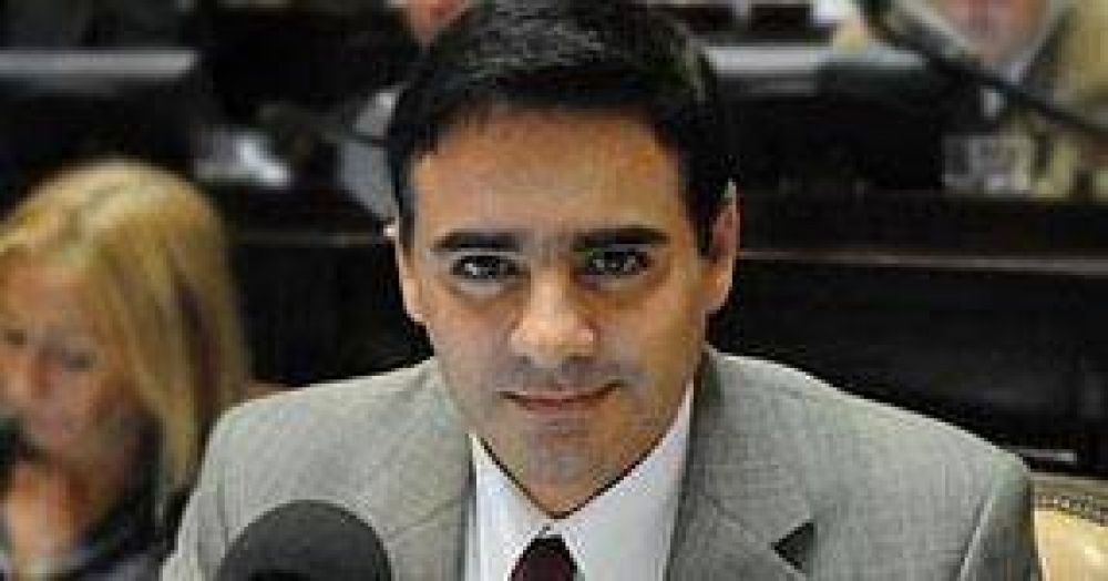 Guti�rrez admiti� que deben �generar m�s confianza en el electorado�