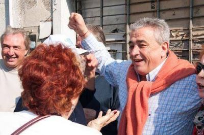 Daniel G�mez quiere sumar m�s sectores pol�ticos y sociales tras su candidatura