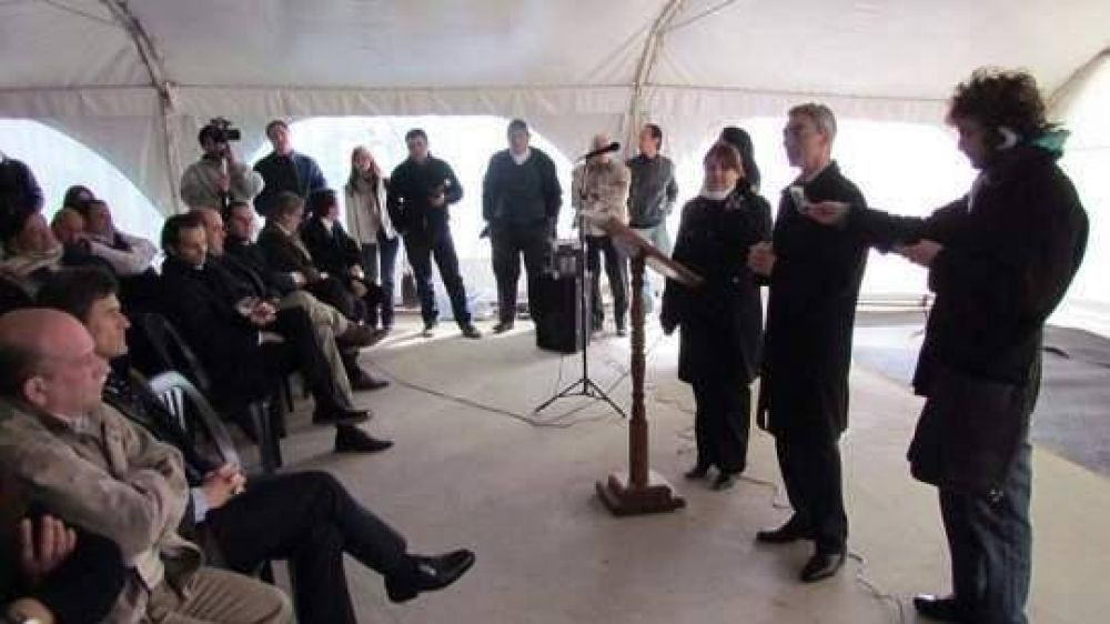 Qued� inaugurada en Jun�n la f�brica Iniciativa Construcciones