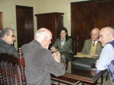EL INTENDENTE RECIBIO AL GOBERNADOR ROTARIO 