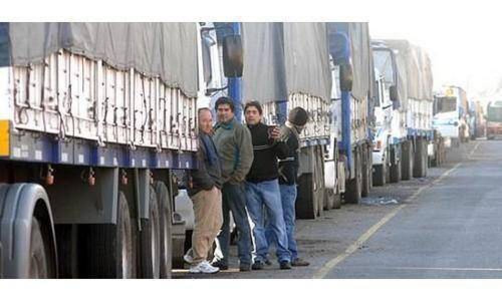 Transportistas levantaron moment�neamente el bloqueo en los puertos