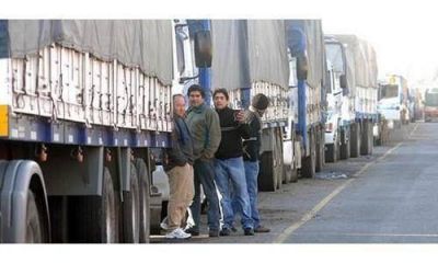 Transportistas levantaron moment�neamente el bloqueo en los puertos