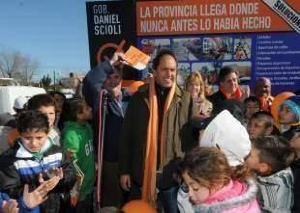 "Creimos, crecimos y cumplimos", dijo Scioli al inaugurar obras en San Miguel