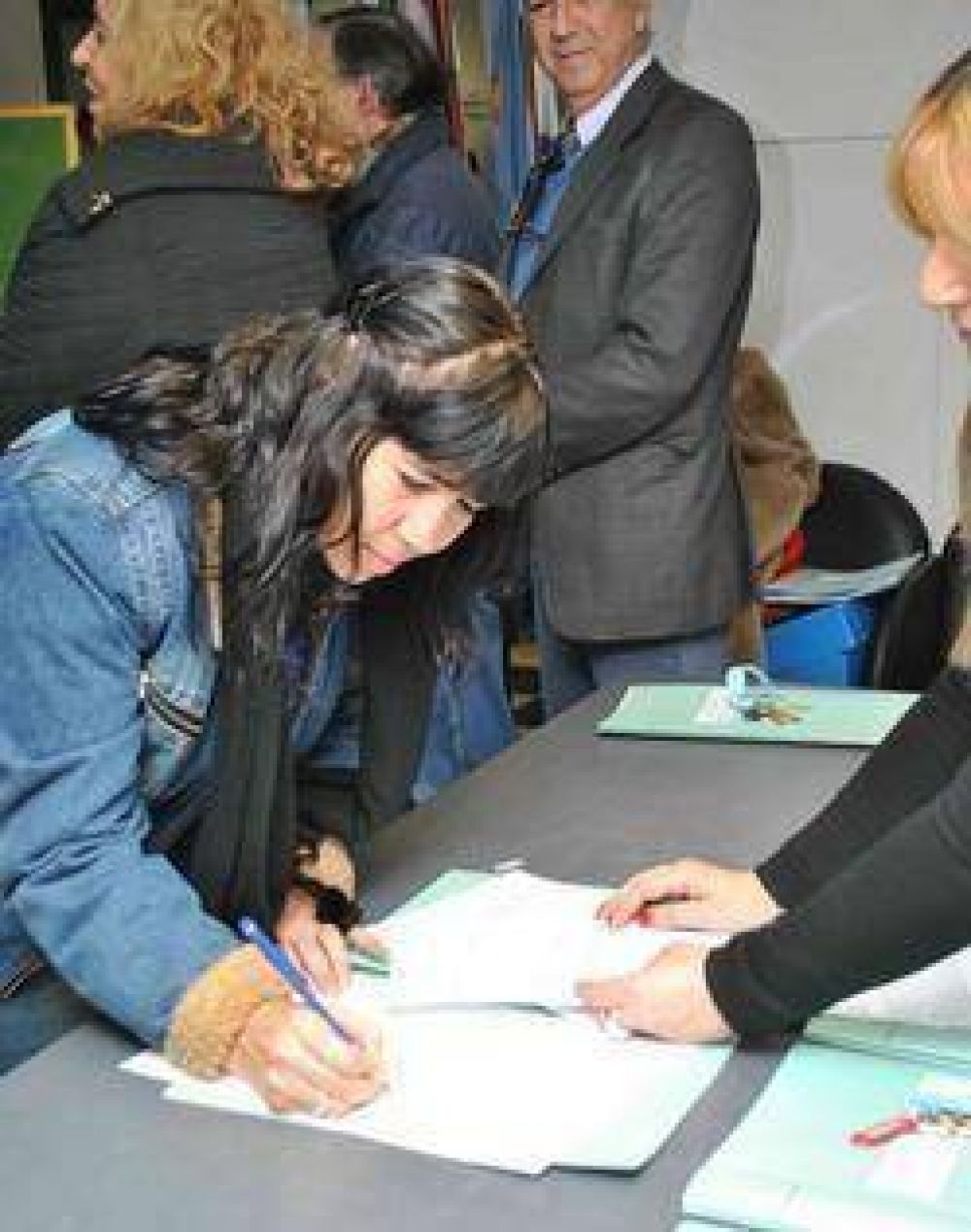 Emoci�n y alegr�a al cumplirse la entrega de 28 nuevas viviendas a familias campanenses