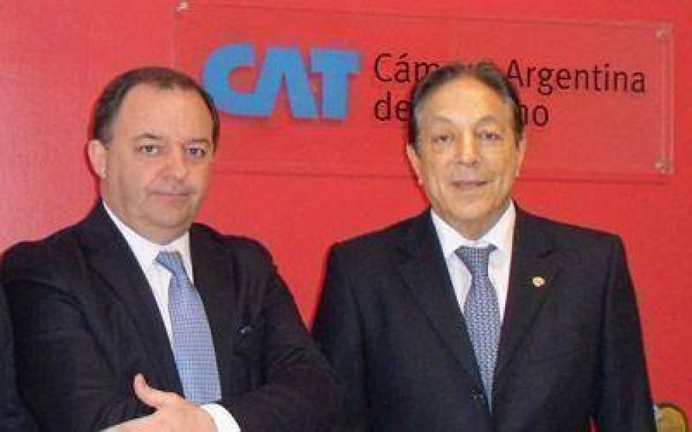 La C�mara Argentina de Turismo colabora con Chubut por la ceniza