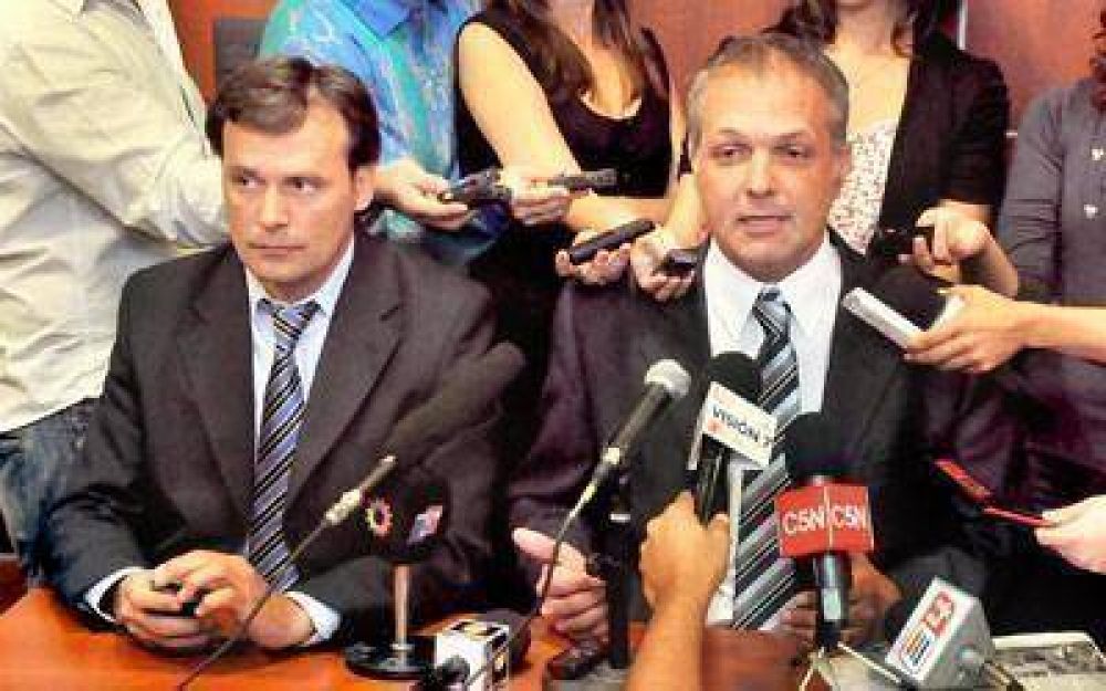 Buzzi y Mac Karthy se re�nen con Das Neves para iniciar la transici�n