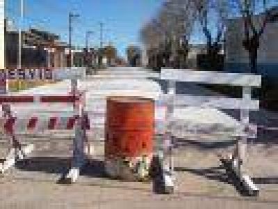PRIMER ASFALTO EN SARMIENTO POR LA OBRA DE LA SEGUNDA ETAPA DE LA CIRCUNVALACI�N