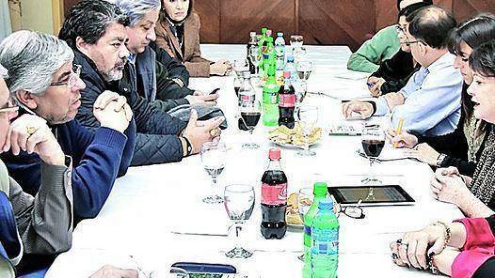 Moyano se mostr� en p�blico y la CGT insiste en que no se ir� este a�o