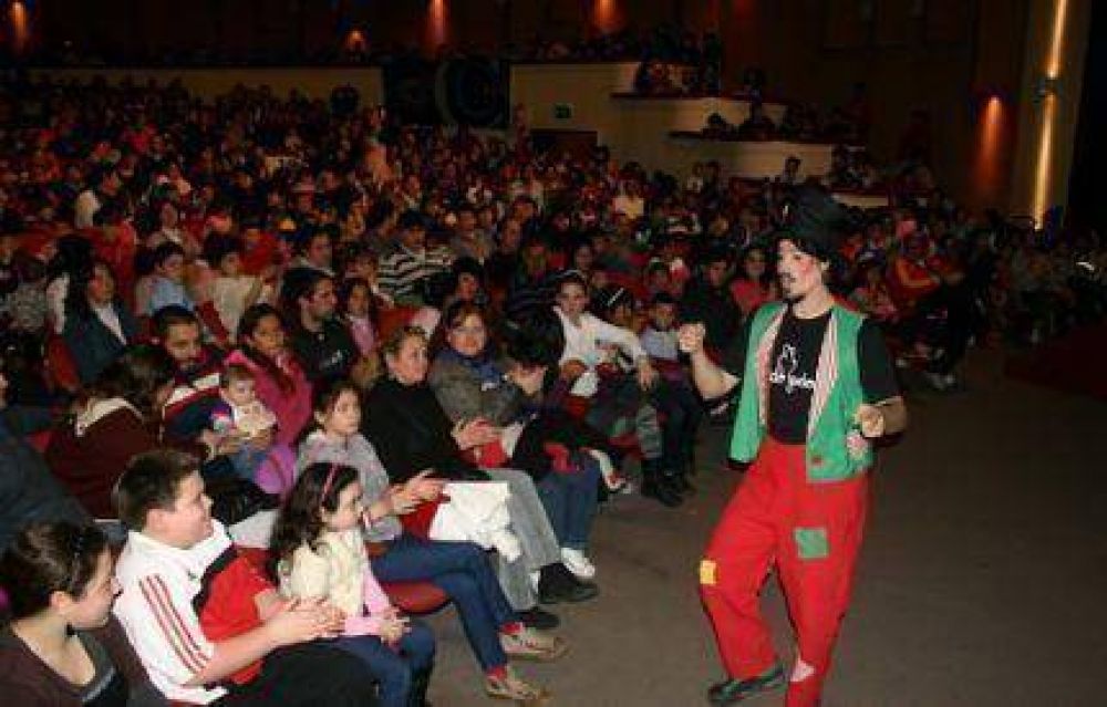 El Auditorium qued� chico en la jornada coordinada por CEFIL y que estuvo destinada a los m�s bajitos