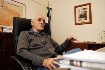 Antes de votar, estatales cobrar�n suba de $ 300