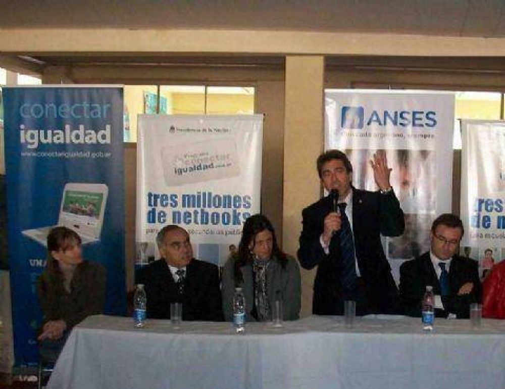 Se entregaron 679 netbooks del programa Conectar igualdad