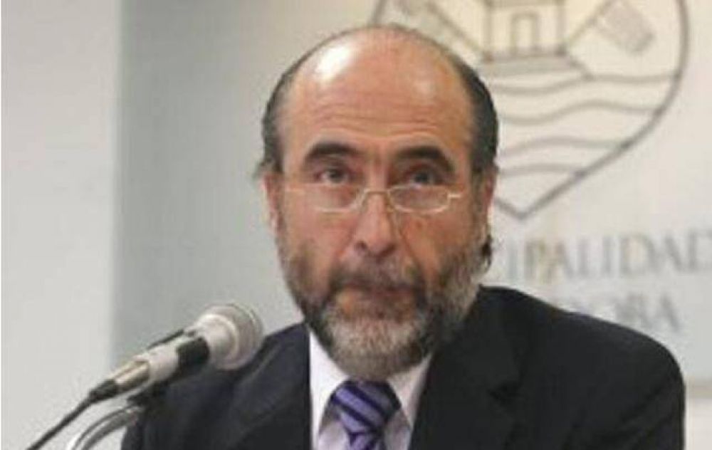 Vicente propone �reas espec�ficas para que remises puedan levantar gente en la calle