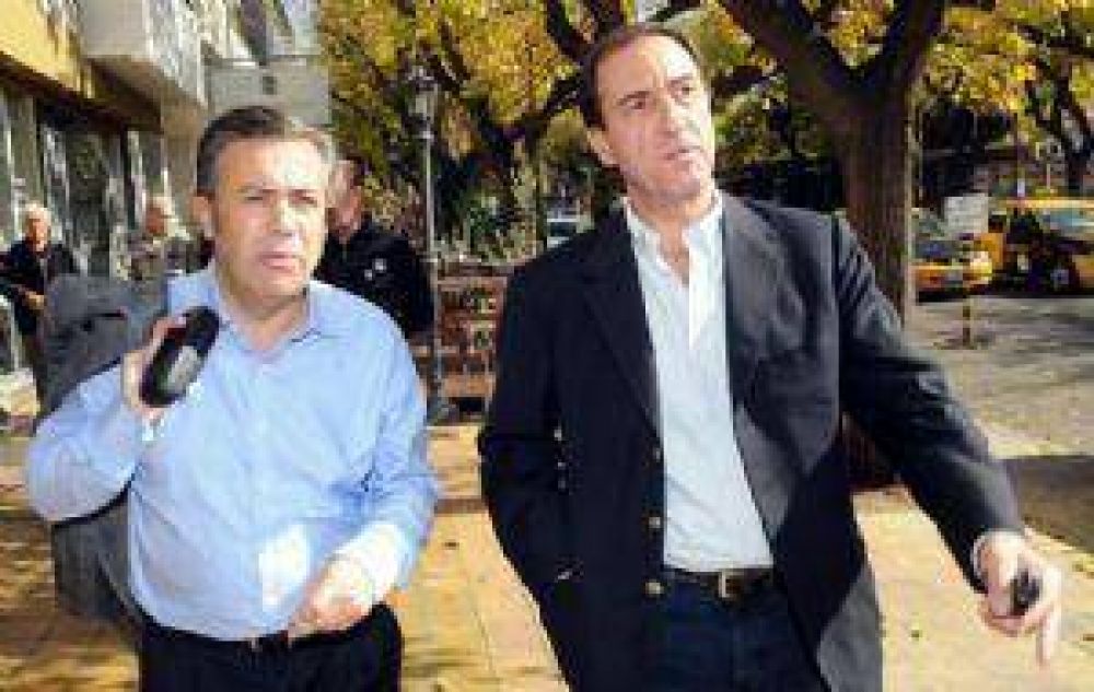 Los intendentes de la UCR no desdoblar�n la elecci�n 