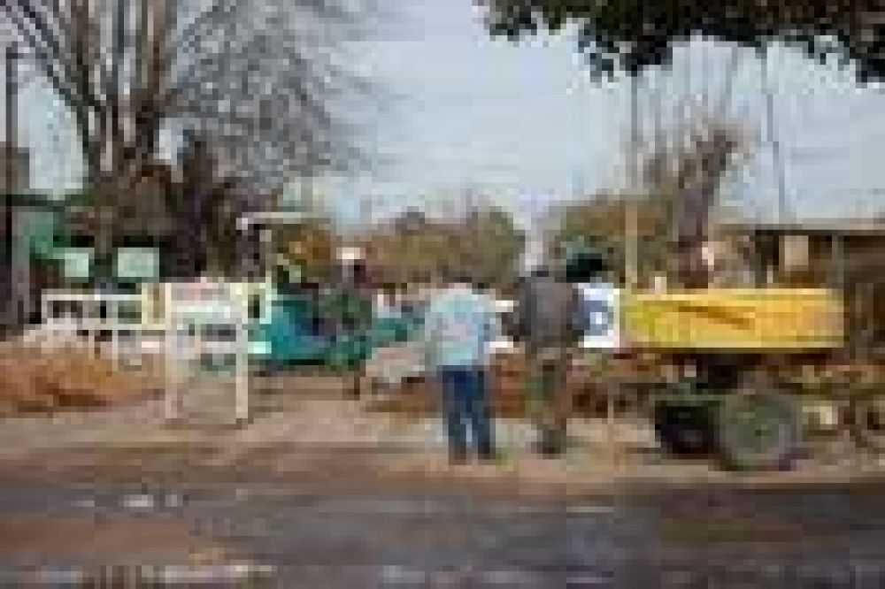 Carignani y Bancalari recorrieron la obra de extensi�n de la red 