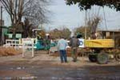 Carignani y Bancalari recorrieron la obra de extensi�n de la red 
