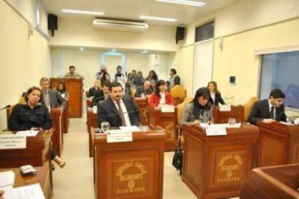 Concejales aprueban obra de pavimento de 20 cuadras en el barrio Sim�n Bol�var