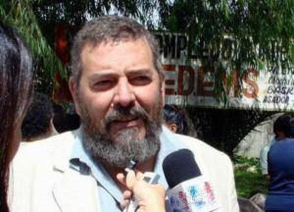 Garc�a Goyena: �le tienen m�s confianza a los votos de Cristina que a los de su propio candidato a intendente Pedro Segura�