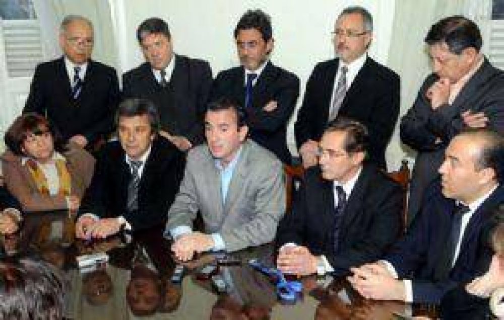 Acorralado, el PJ rechaz� el proyecto San Jorge 