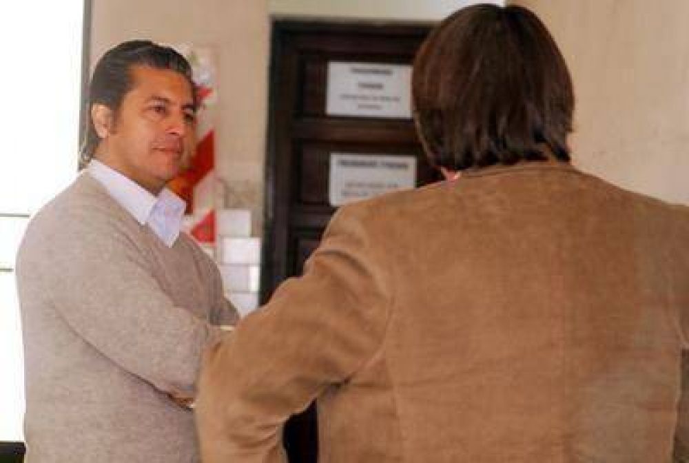 Seguir� detenido el empleado de Rentas acusado de fraudes