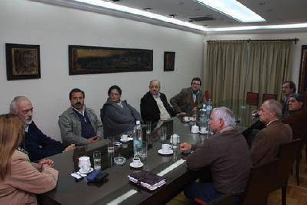Benepl�cito radical luego de la cumbre con miras a octubre
