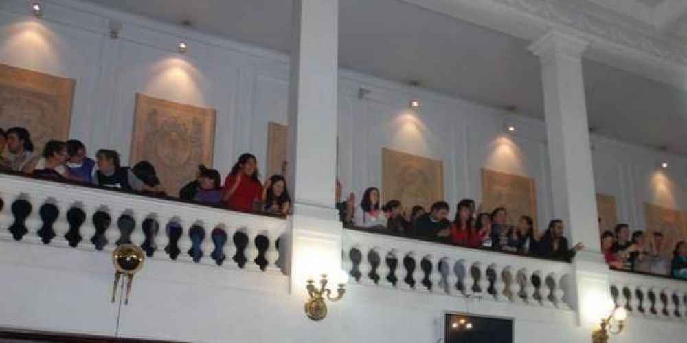 Efecto San Jorge: resignaci�n oficial, euforia radical y silencio de la empresa