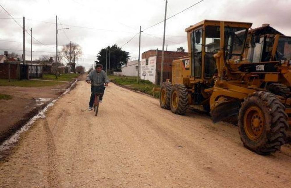  GRAL. PUEYRRED�N - Contin�an los trabajos en calles de granza
