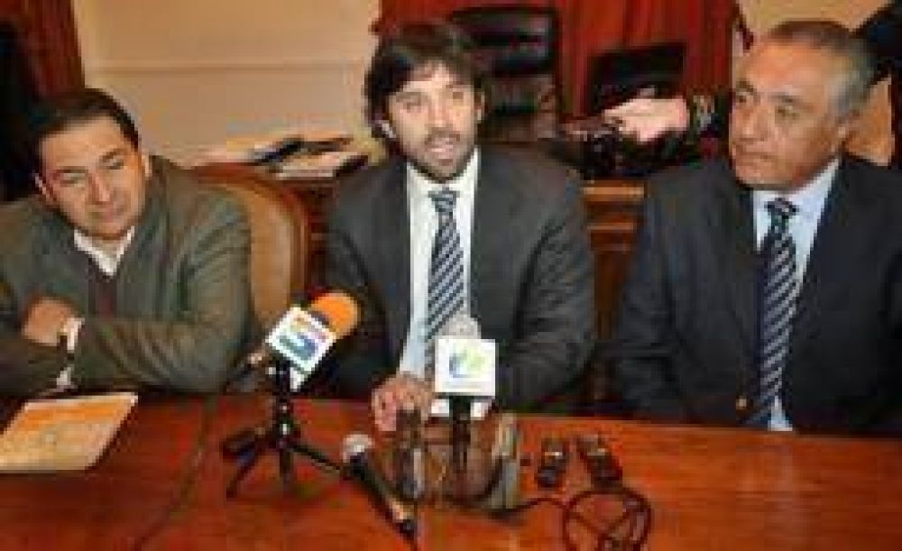 �lvarez: �La provincia acompa�a el trabajo de municipios� en materia vial