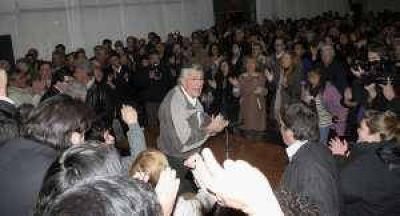 Con �sorpresa�, hubo arenga giojista de cara a octubre 