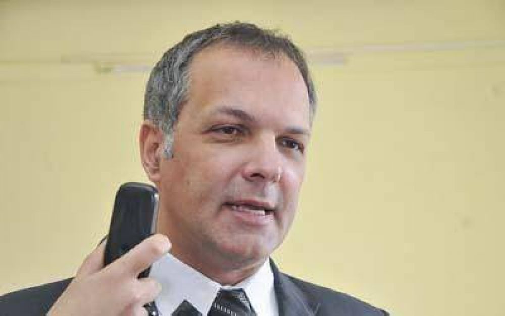 Buzzi tambi�n sali� ayer a cuestionar a Pan American