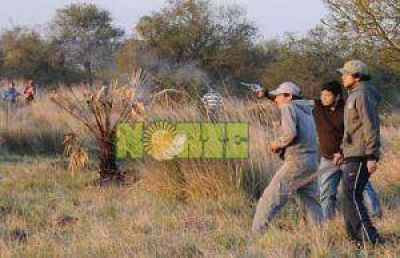 M�xima tensi�n en Resistencia: enfrentamiento entre productores y piqueteros en el ex Campo de Tiro