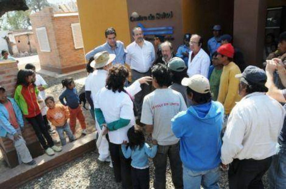 Capitanich inaugur� centros sanitarios en Nueva Pompeya y Fort�n Arenales
