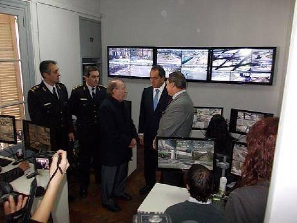 Daniel Scioli: "El delito ha bajado en m�s de un 34% en San Fernando"