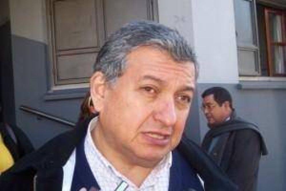 Miguel Morales aclara que no se baj� de la candidatura a intendente