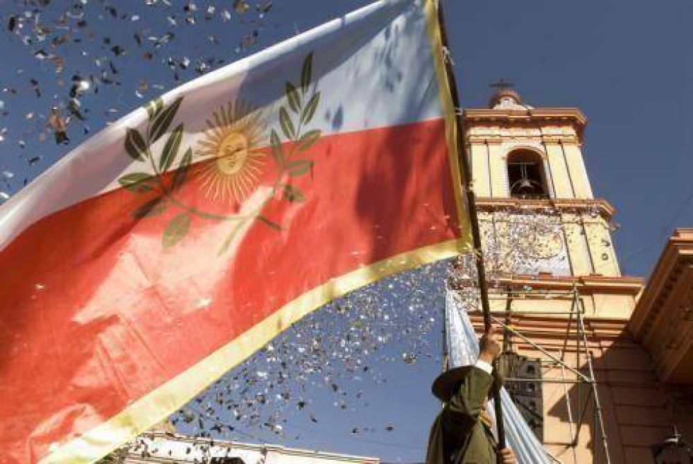 Con la presentaci�n de su Bandera, Catamarca sald� una deuda