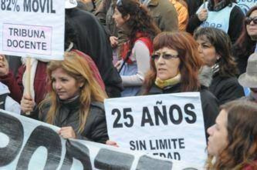 En la calle, codo a codo