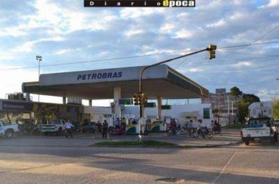 Naftas: estacioneros resignados a vivir el �d�a a d�a� del abastecimiento