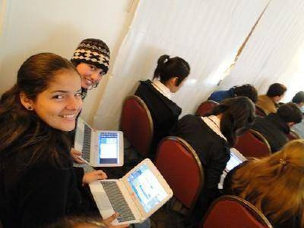 M�s de 150 alumnos y docentes de capital e interior se capacitan en el uso pedag�gico de netbooks