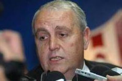 Sphan: �La dirigencia tiene que darle el ejemplo a la sociedad�