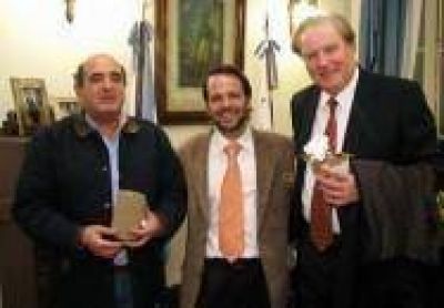 El duhaldismo nacional desconoce el acuerdo de Racconto con la UCR