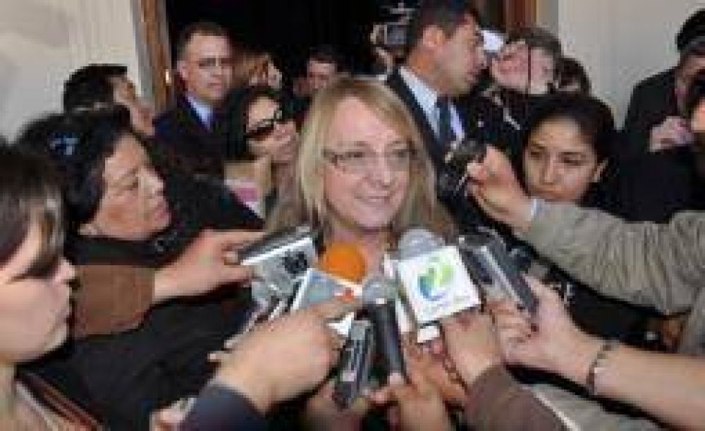 Alicia Kirchner pas� por la Rioja y dio un explicito apoyo a la lista oficialista