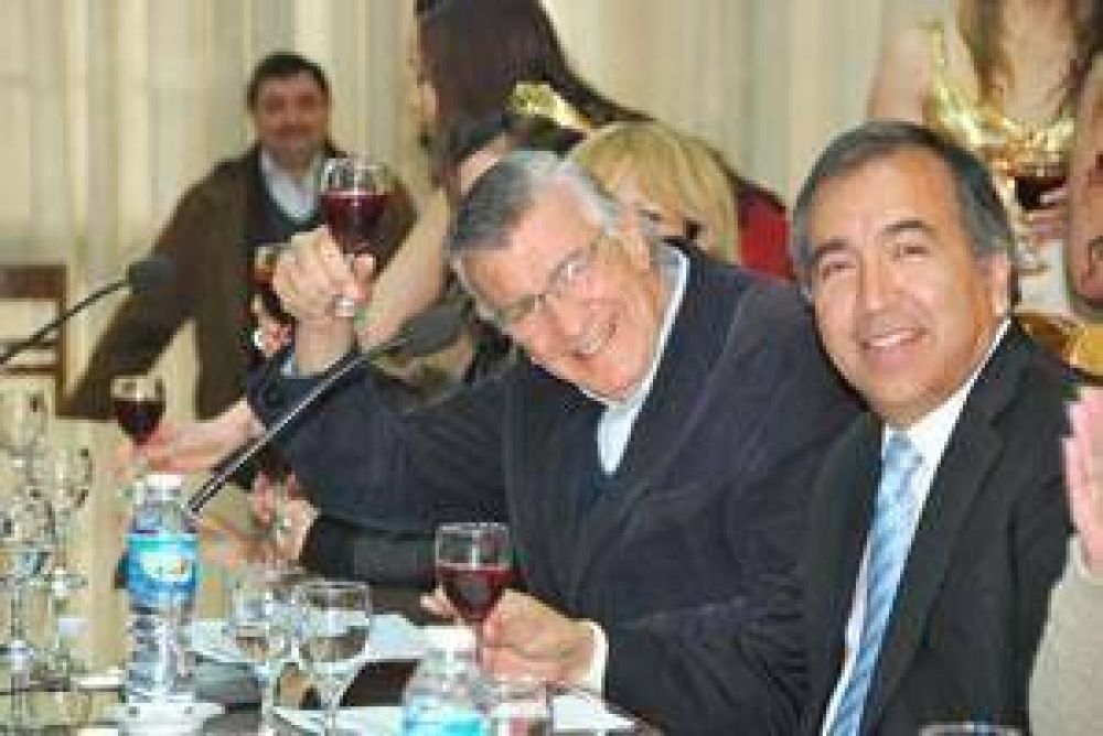 Gioja confirm� la llegada de Cristina el mi�rcoles 31	