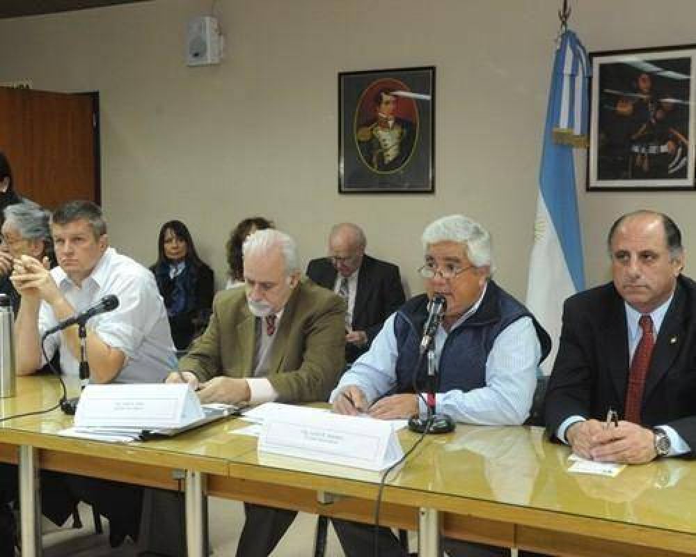 Diputados proponen incentivar inversiones de celulosa y papel con legislaci�n que regule normas ambientales 