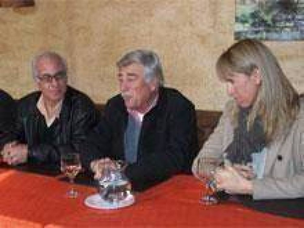 Soria satisfecho con su visita de campa�a a la regi�n andina