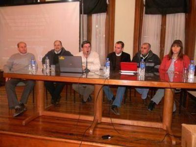 SE REALIZ� LA JORNADA SOBRE PLAGAS Y ENFERMEDADES DE CULTIVOS 