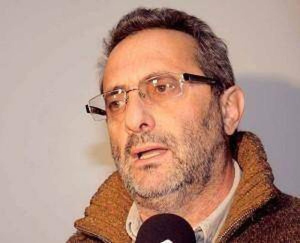 Fr�as: �no se gobierna poniendo carteles de obras a 2 o 3 meses de las elecciones como est� haciendo la intendencia�