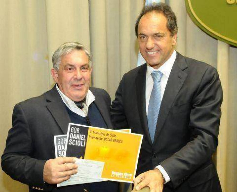 Scioli entreg� asistencia financiera para Salto 