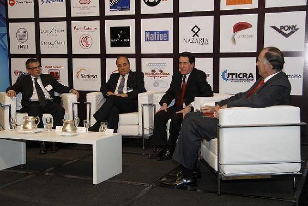 D�AZ P�REZ PARTICIP� DE LA CHARLA �FORTALECER CADA ESLAB�N: EL DESAF�O DE TODA LA CADENA DE VALOR� 