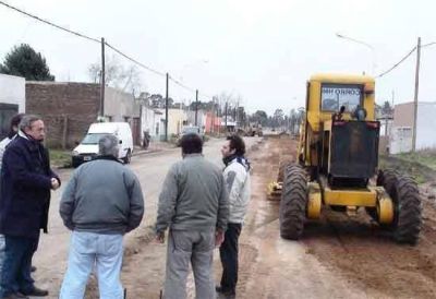 Se inici� la �ltima etapa de pavimentaci�n de la avenida Actis