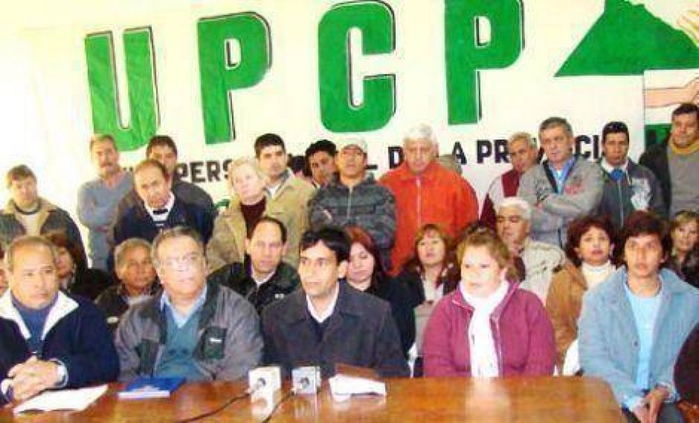 UPCP insta a los trabajadores a inscribirse para los pases a planta, a pesar de la falta de documentaci�n