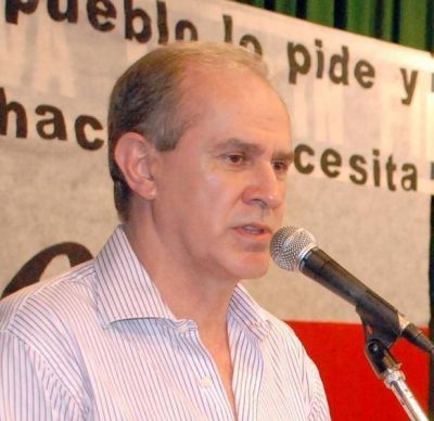 Nikisch recorri� la peatonal y dio a conocer sus propuestas